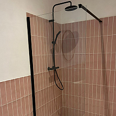 Badkamer ensuite voor logeerkamer